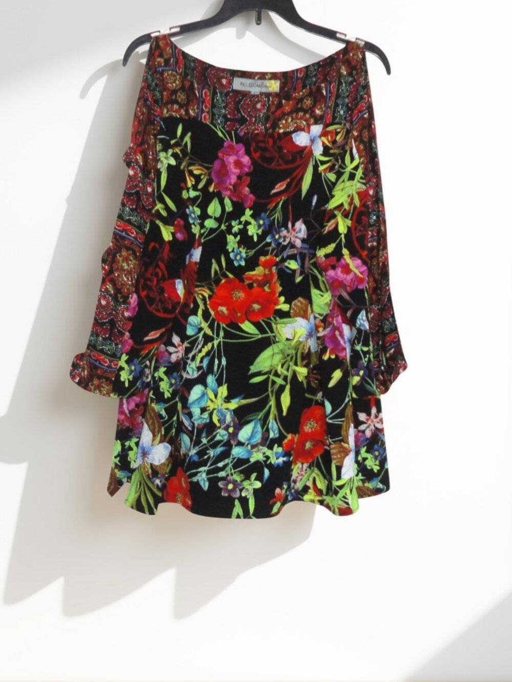 Figueroa & Flower (Large) Black Floral Cold Shoulder Top